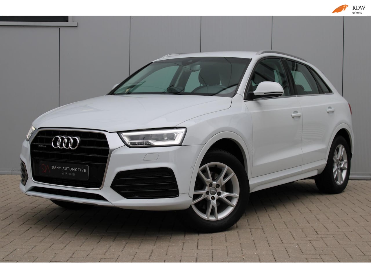 Audi Q3 - 2.0 TFSI quattro Design Pro Line Plus 1 Jaar Garantie TREKHAAK I AUT I NAVI I CAM I CLIMA - AutoWereld.nl