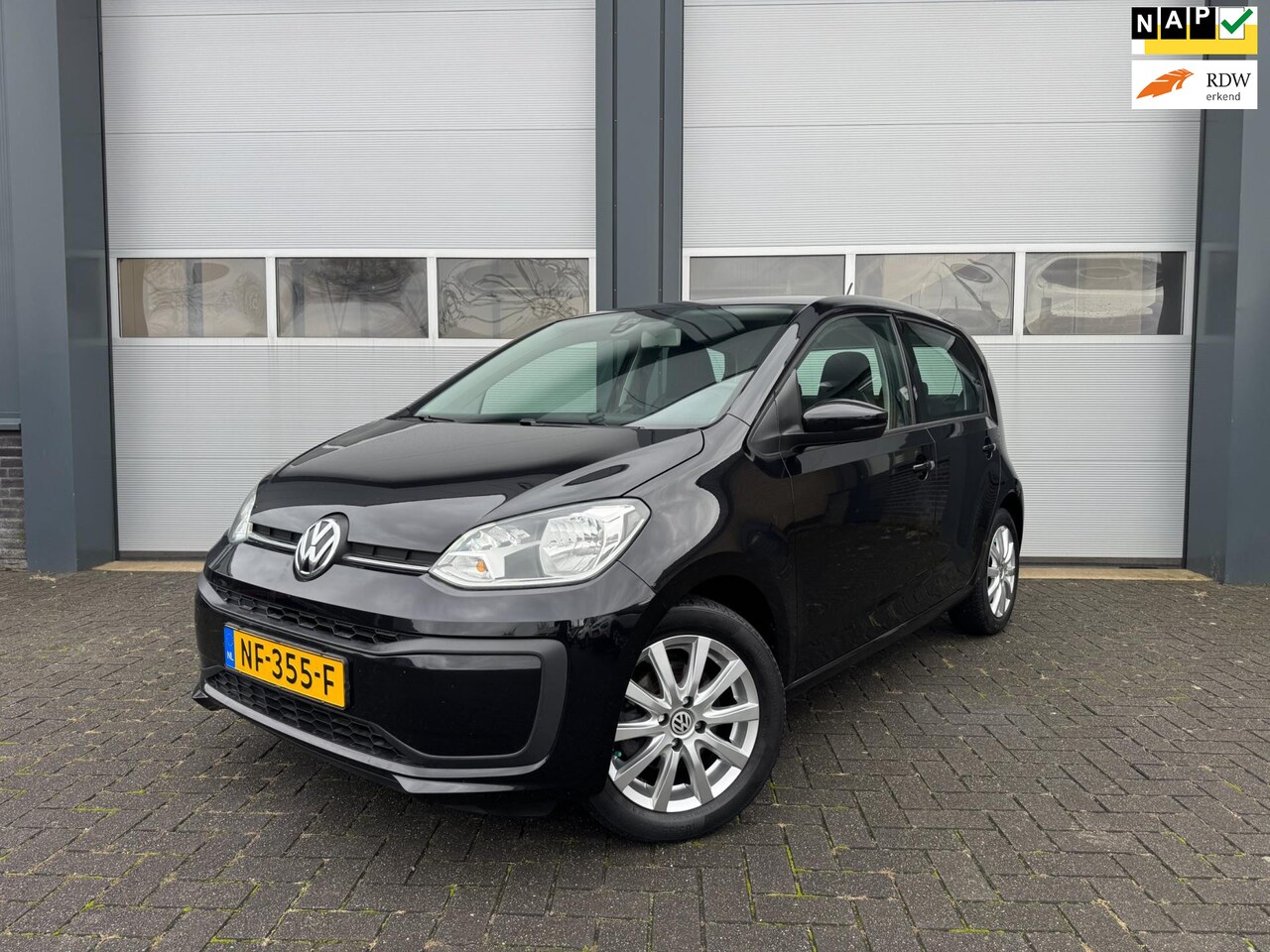 Volkswagen Up! - 1.0 BMT move up! Leder Stoelverwarming - AutoWereld.nl
