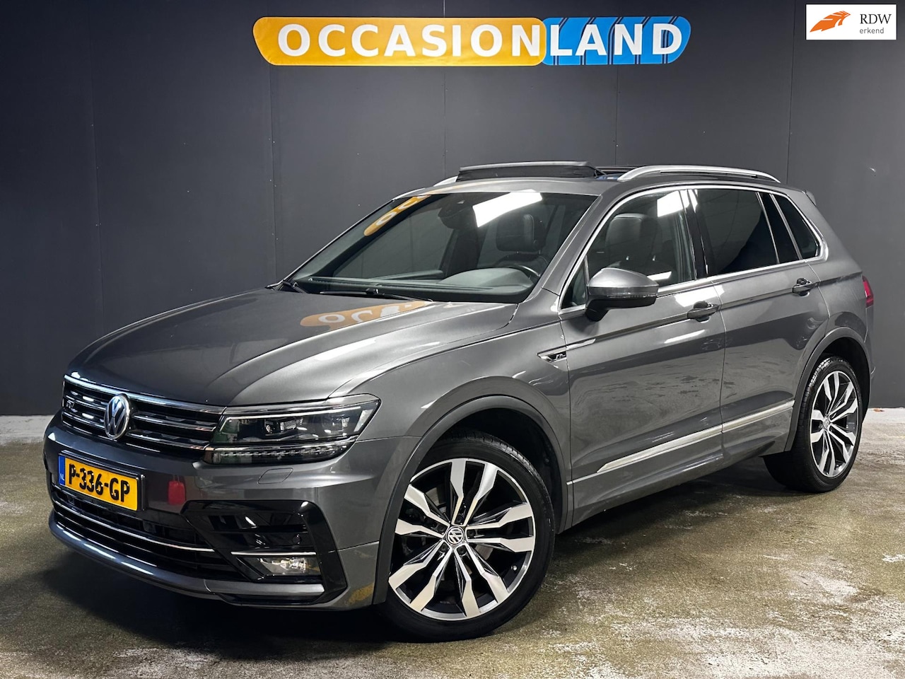 Volkswagen Tiguan - 2.0 TSI 4Motion R-LINE|PANO|KEYLESS|TREKHAAK|STOELV|DYNAUDIO|ACC|CARPLAY|SFEER|20INCH| - AutoWereld.nl
