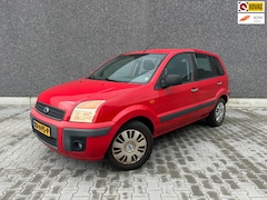 Ford Fusion - 1.4-16V Style | PARKEERSENSOREN | AUX | ELEK RAMEN | APK T/M 18-11-2026 | NW DISTRIBUTIE |