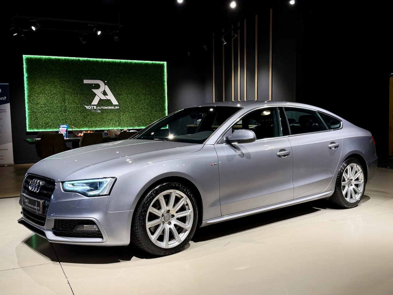 Audi A5 Sportback - 1.8 TFSI Aut S-Line Sport Edit Navi|Leer|Xenon|Cruis Grijs - AutoWereld.nl