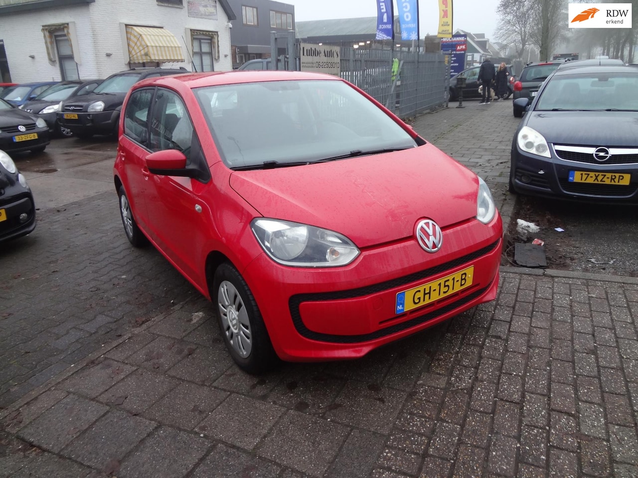 Volkswagen Up! - 1.0 mouve up ! BlueMotion 5drs airco elek pak nap apk - AutoWereld.nl