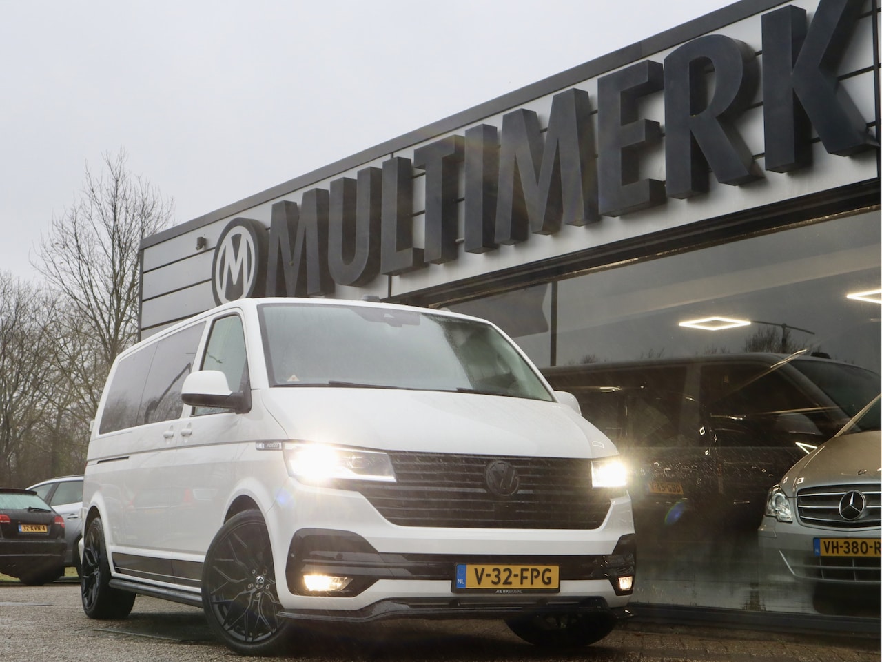 Volkswagen Transporter - 2.0 TDI DSG BULLI 2X SCHUIFDEUR LUXE DUBBELE CABINE - AutoWereld.nl