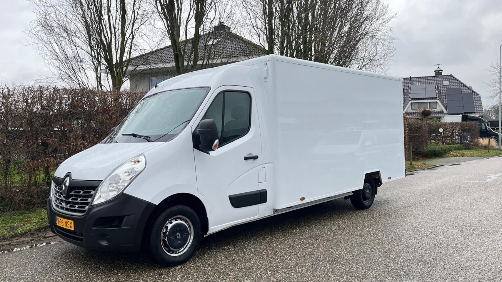 Renault Master - T35 2.3 130PK Lowliner Bakwagen Laadklep 1190kg laden! - AutoWereld.nl