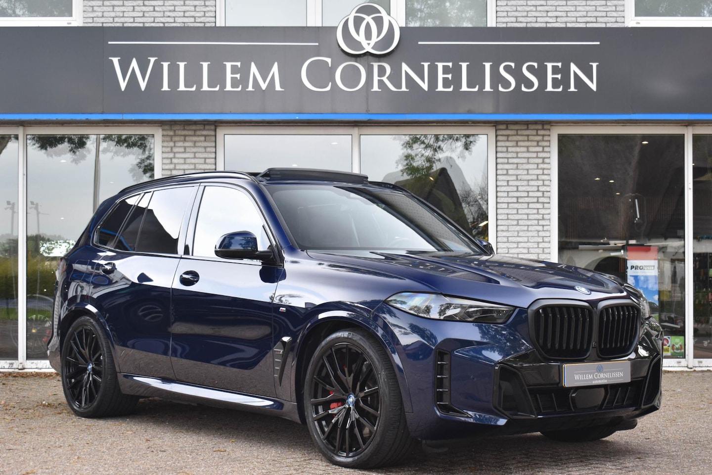 BMW X5 - xDrive50e Skylounge M-Stoelen ACC Trekha Leder B&W - AutoWereld.nl