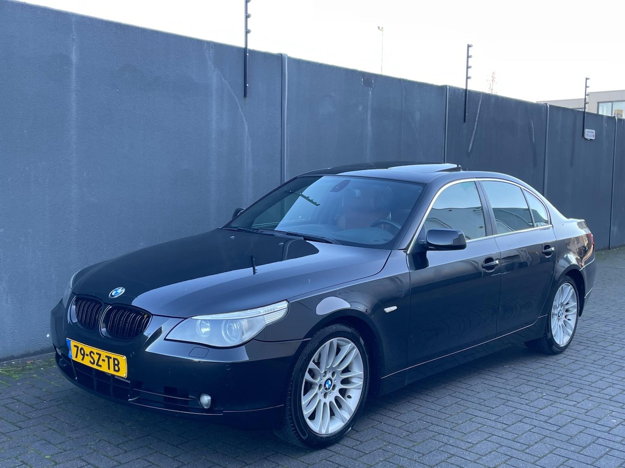 BMW 5-serie - 525i AUTOMAAT/RIJDT GOED/LEER/SCHUIFDAK/XENON!!! - AutoWereld.nl
