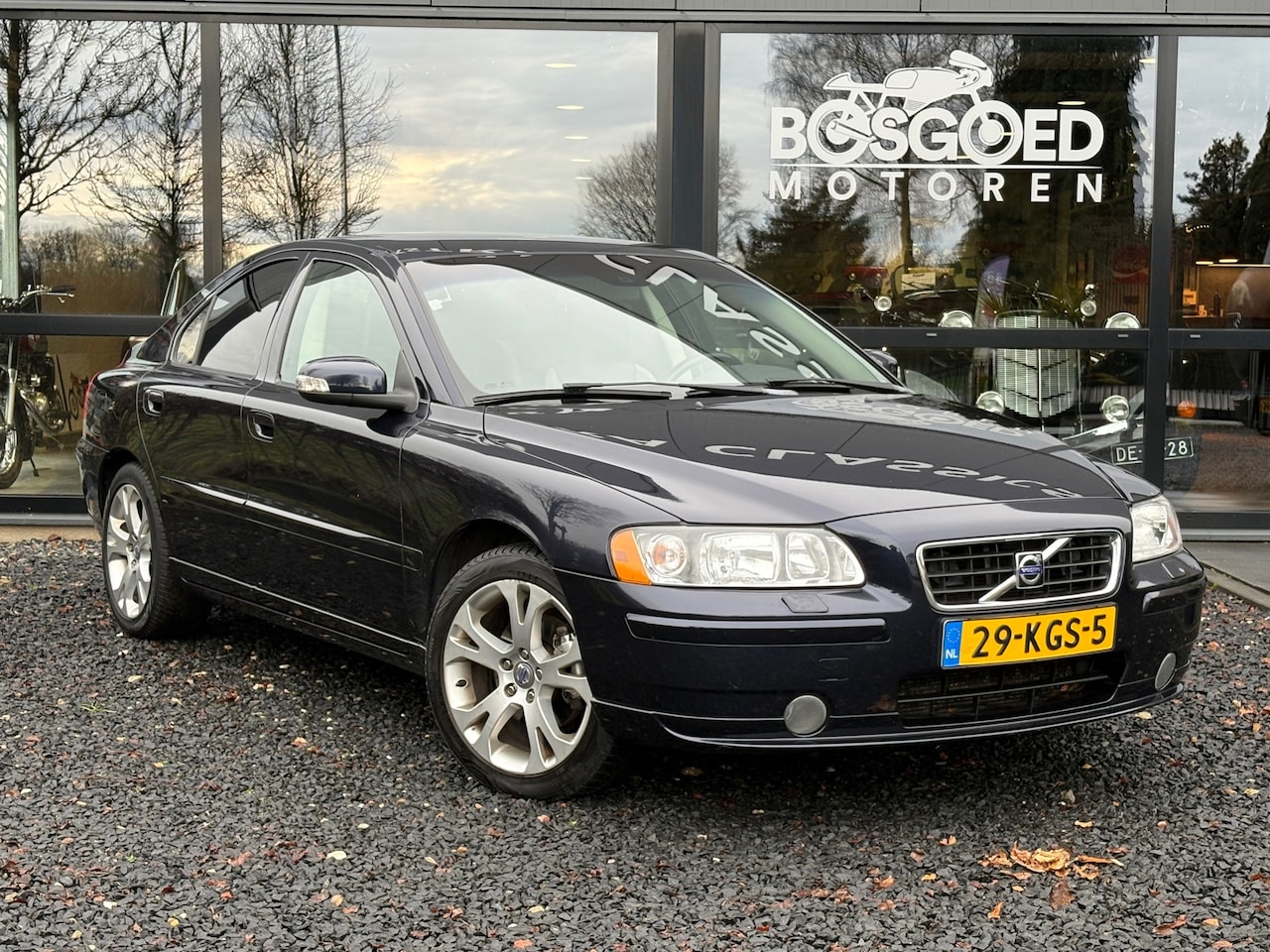 Volvo S60 - 2.4 Drivers Edition | Carplay | Camera | Trekhaak - AutoWereld.nl