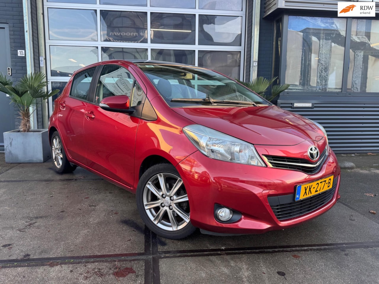 Toyota Yaris - 1.3 VVT-i Aspiration Panoramadak Clima Camera! Inruil mogelijk! - AutoWereld.nl