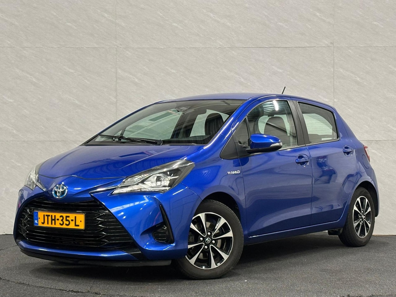 Toyota Yaris - 1.5 Hybrid Dynamic - Navi - Camera - Automaat - AutoWereld.nl