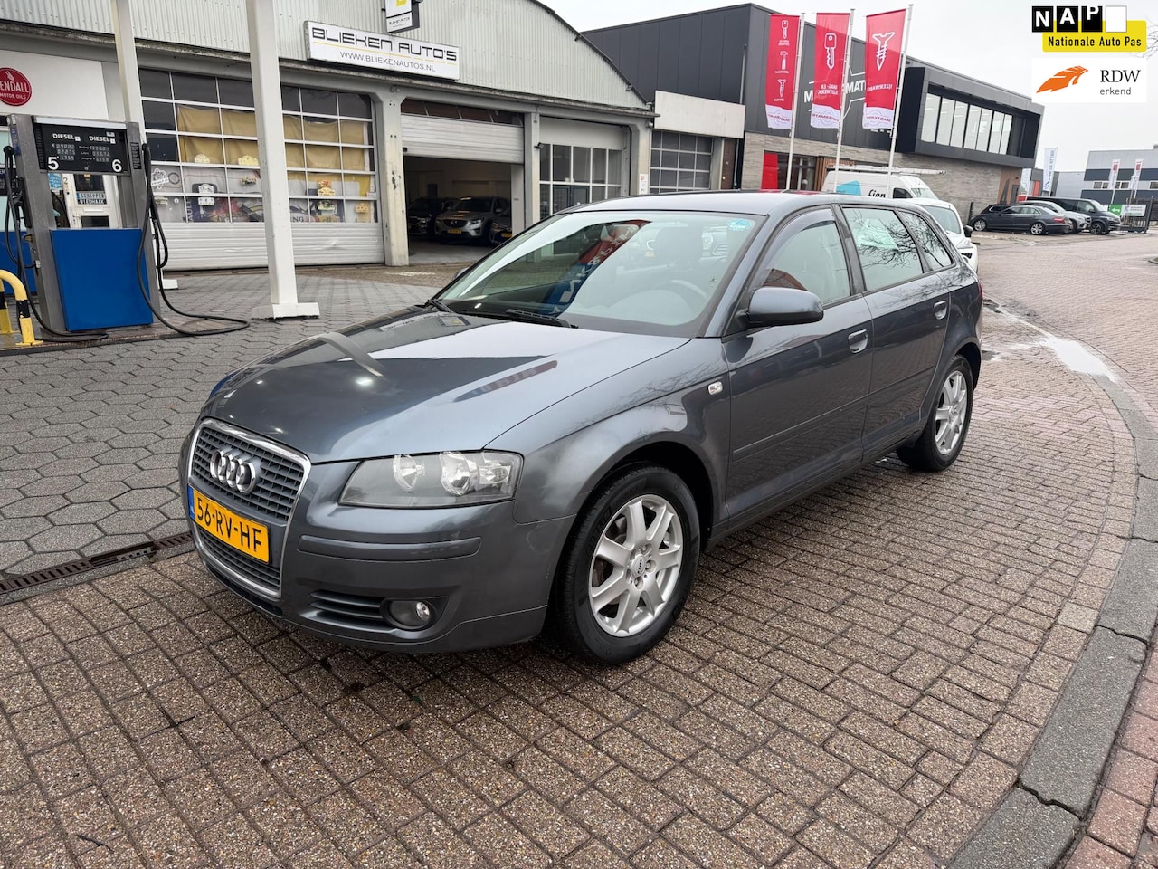 Audi A3 Sportback - 1.6 FSI Attraction 1.6 FSI Attraction - AutoWereld.nl