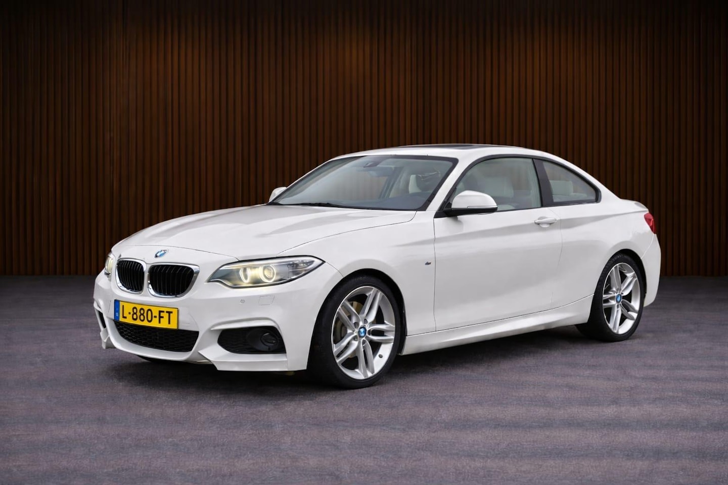 BMW 2-serie Coupé - 220i M Sport Parelmoer wit, Nieuwstaat! - AutoWereld.nl