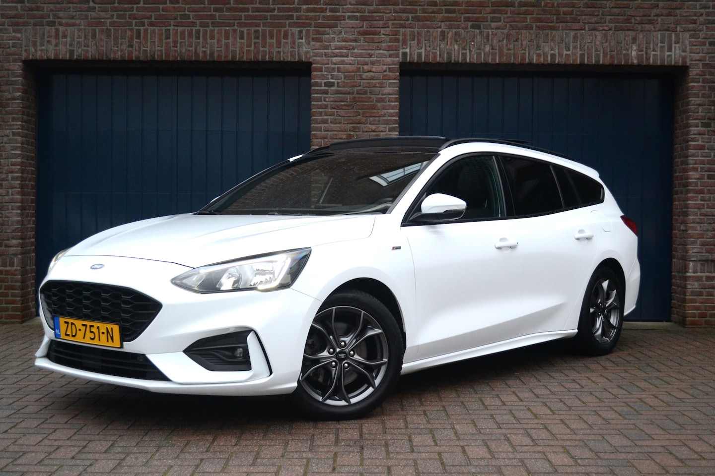 Ford Focus Wagon - 1.0 EcoBoost ST Line Business | Panoramadak | Trekhaak wegklapbaar | Carplay/Android Auto - AutoWereld.nl