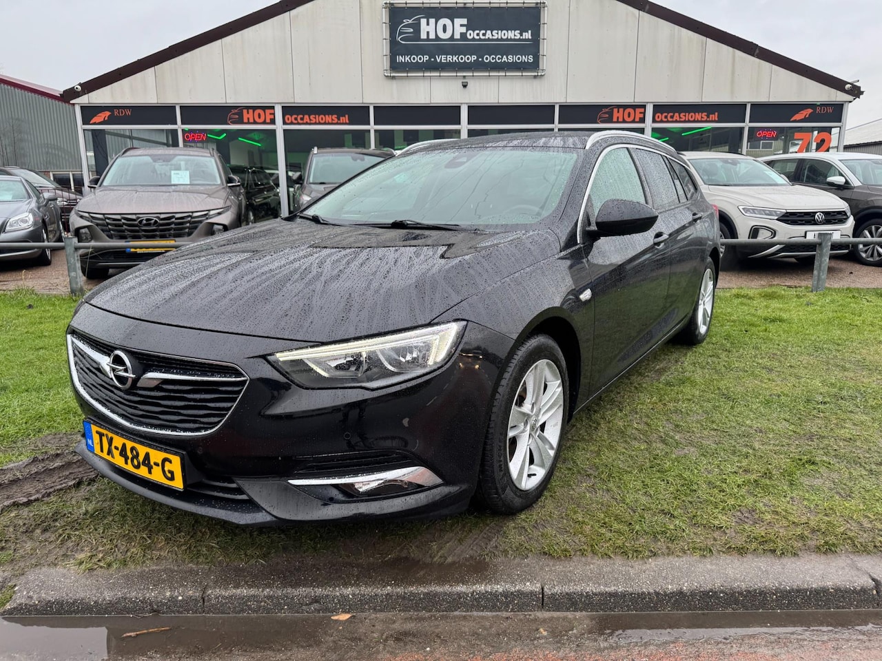 Opel Insignia Sports Tourer - 1.5 Turbo Business Executive NAVIGATIE / LEDER - AutoWereld.nl