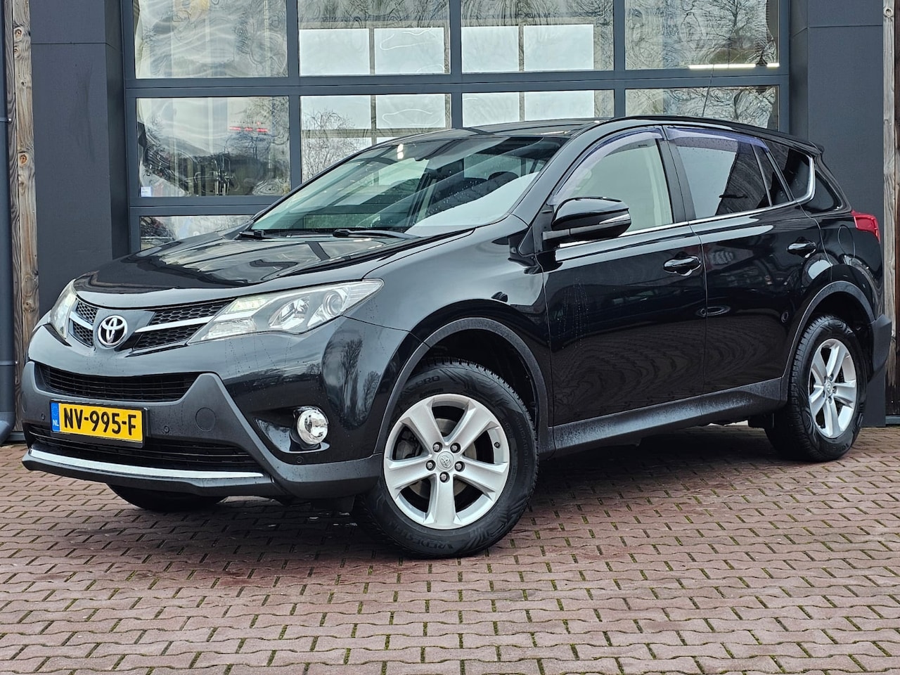 Toyota RAV4 - 2.0 Executive Business Limited 4WD | Automaat | Xenon | Trekhaak | Stoelverwarming | Leder - AutoWereld.nl