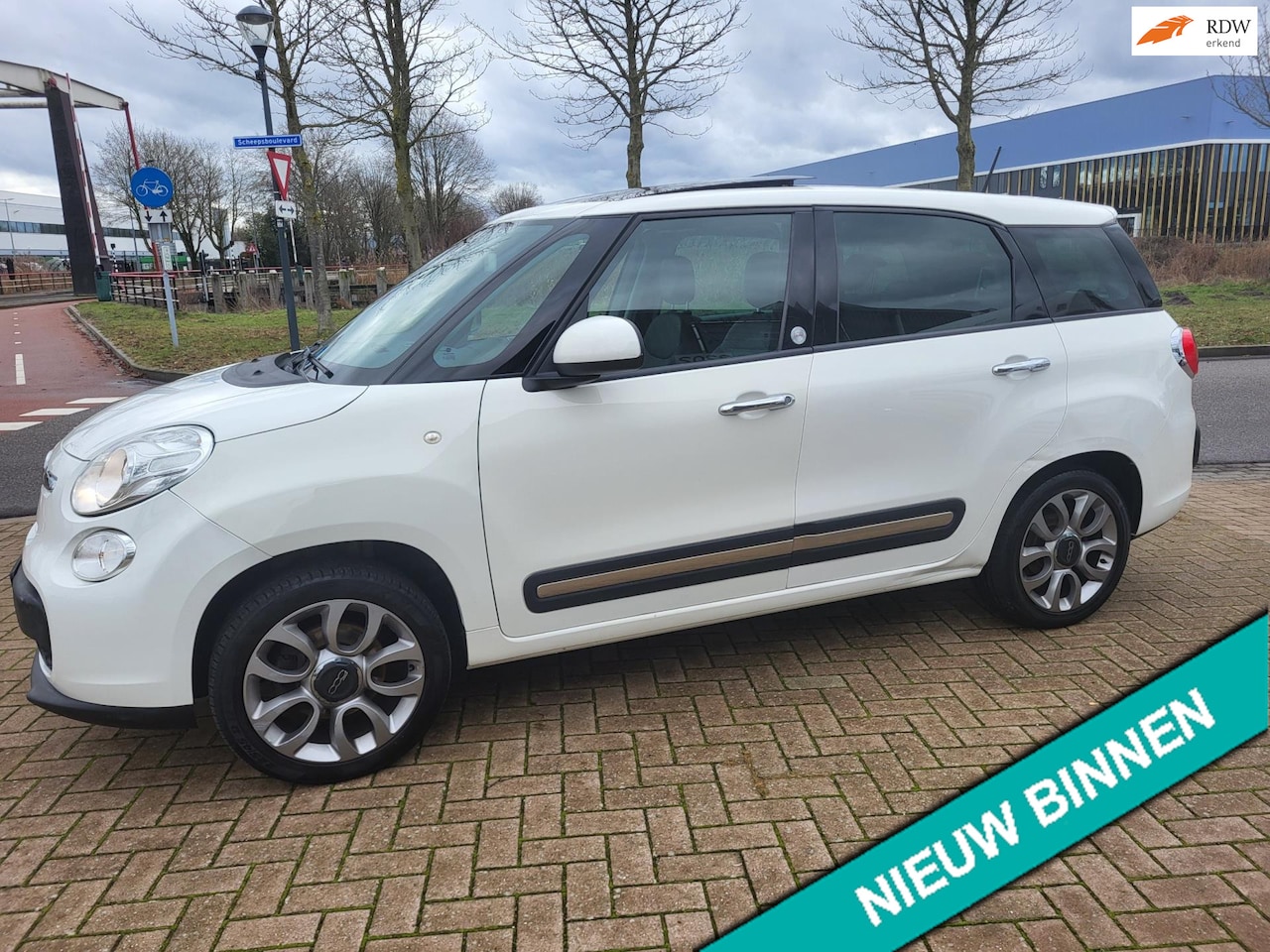 Fiat 500 L Living - 0.9 TwinAir Easy 7p. PANORAMADAK - AutoWereld.nl