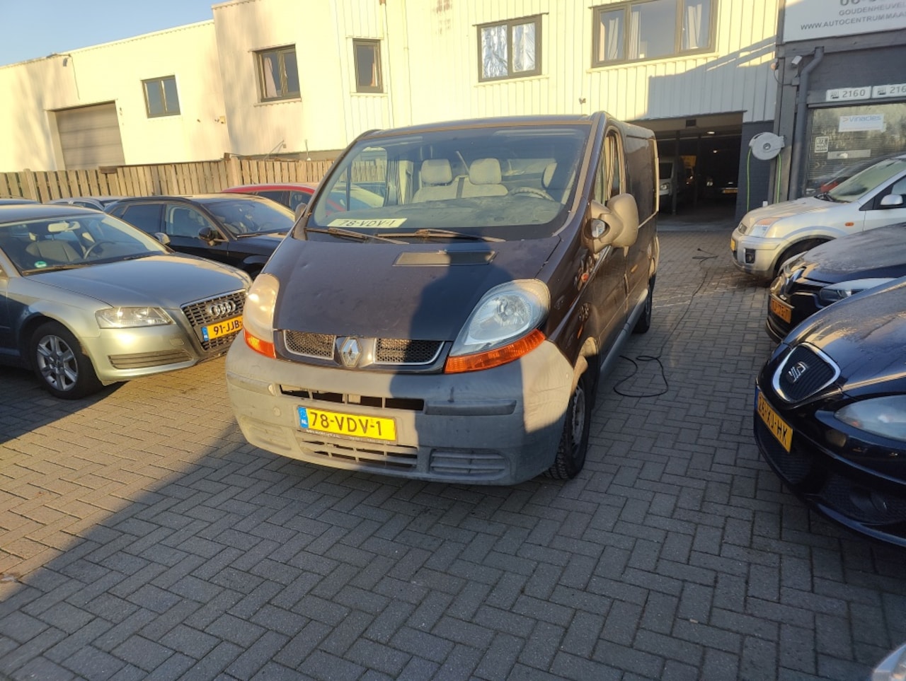 Renault Trafic - 1.9 DCI BJ 2005 KOPPELING DEFECT - AutoWereld.nl