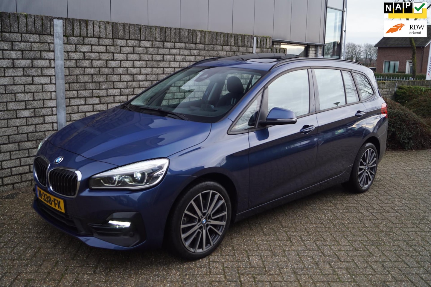 BMW 2-serie Gran Tourer - 218i 7p. Executive Edition Automaat Panodak Head-Up Sportstoelen Camera Pdc V+A Lmv 18 zom - AutoWereld.nl