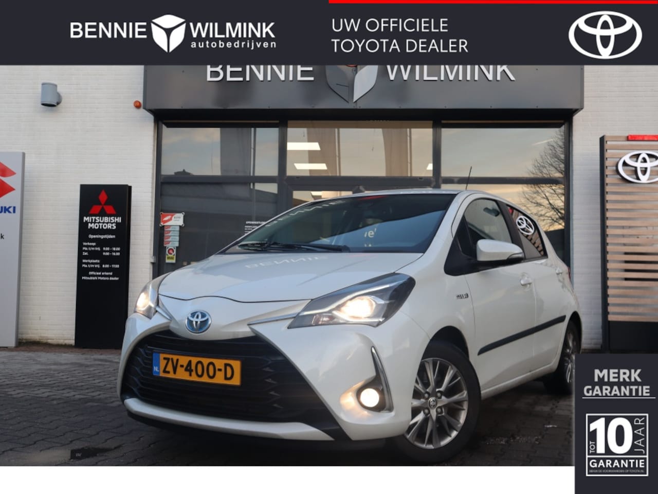 Toyota Yaris - 1.5 Hybrid Dynamic Keyless | Camera | Navi | Trekhaak - AutoWereld.nl
