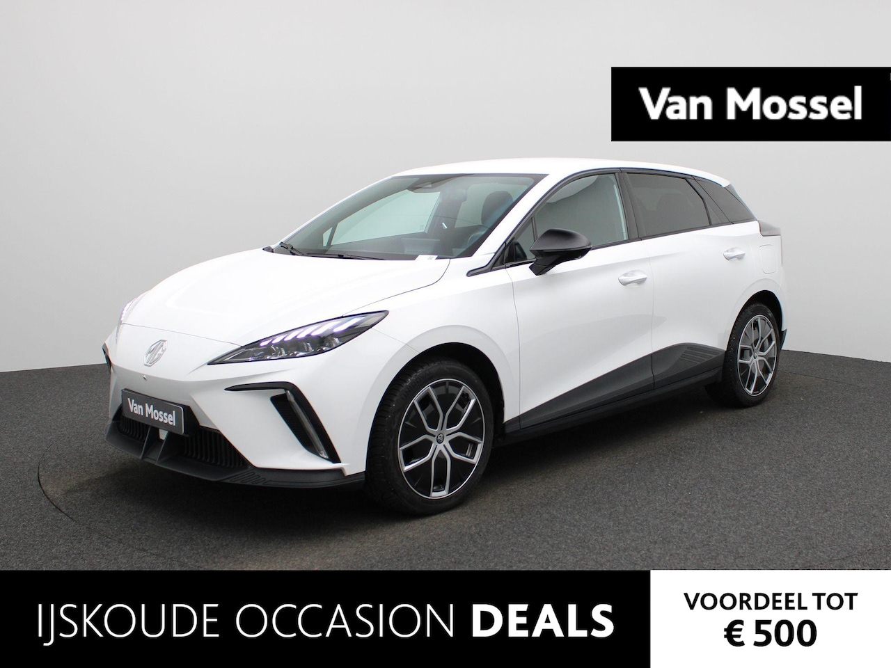 MG MG4 - 64 kWh Luxury | Half Leder | Elektrische Verstelbare Stoelen | 360 Graden Camera | Apple C - AutoWereld.nl