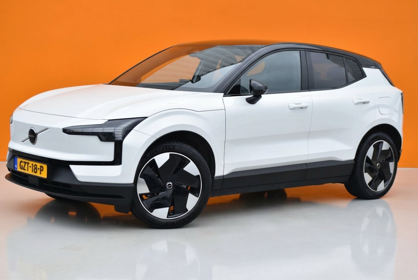 Volvo EX30 - Single Motor Extended Range Plus 69 kWh | BLIS | Achteruitrijcamera | Harman Kardon | - AutoWereld.nl