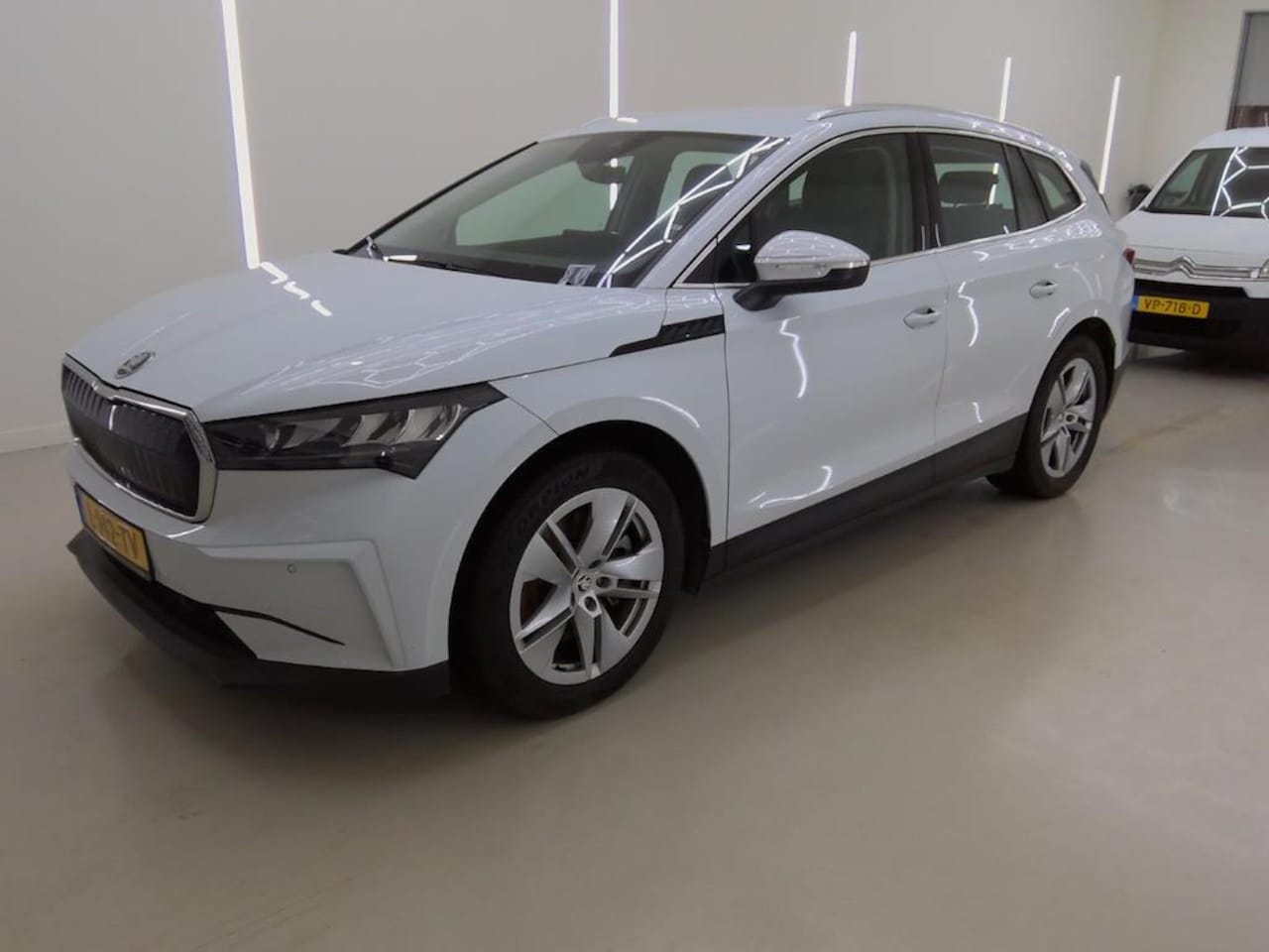 Skoda Enyaq iV - 80 BEV 204PK SOH 91%/TREKHAAK/LED/HLEER/ACARPLAY/CAMERA - AutoWereld.nl
