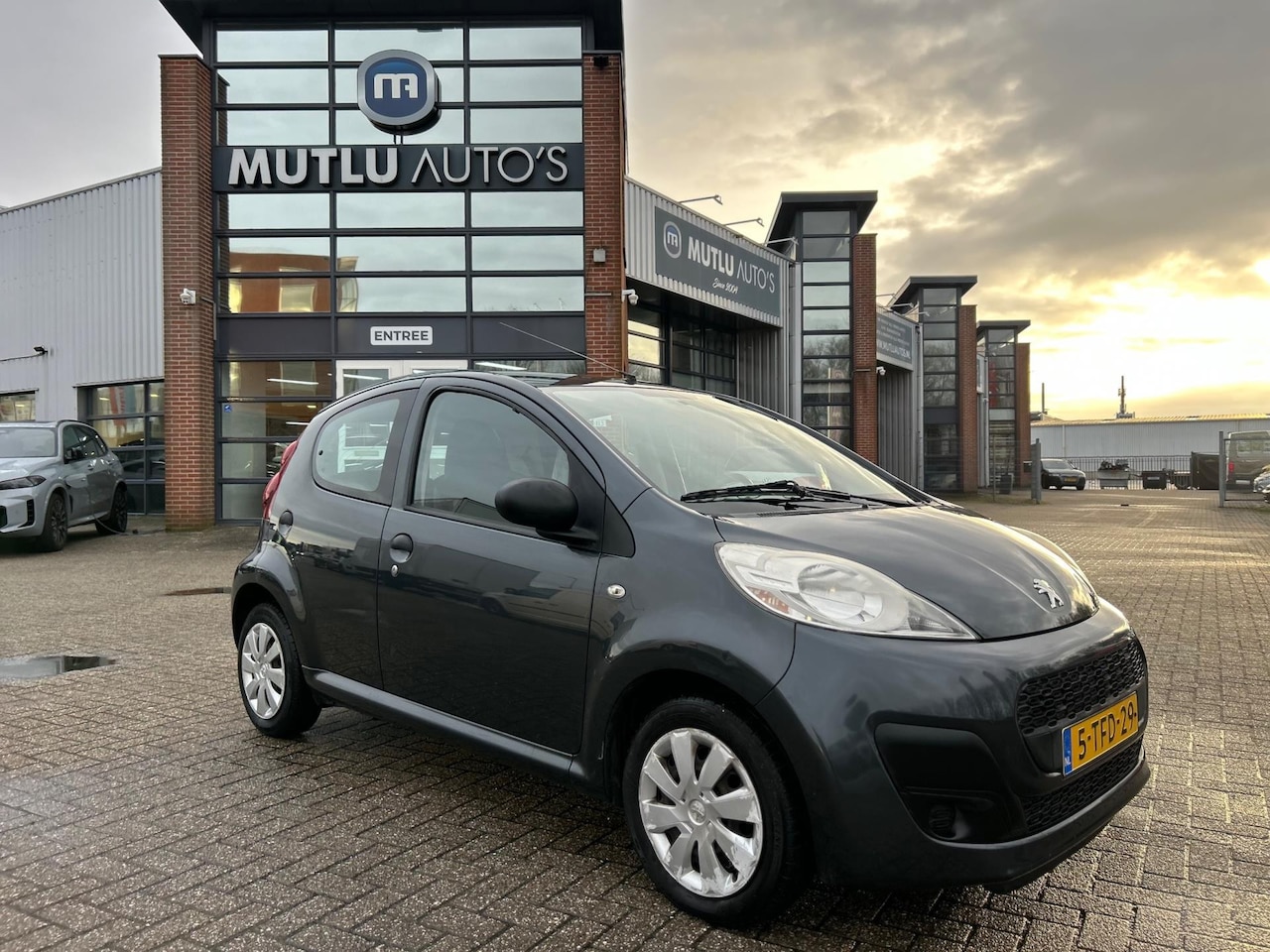 Peugeot 107 - 1.0 Access Accent 5deurs Airco NAP APK - AutoWereld.nl