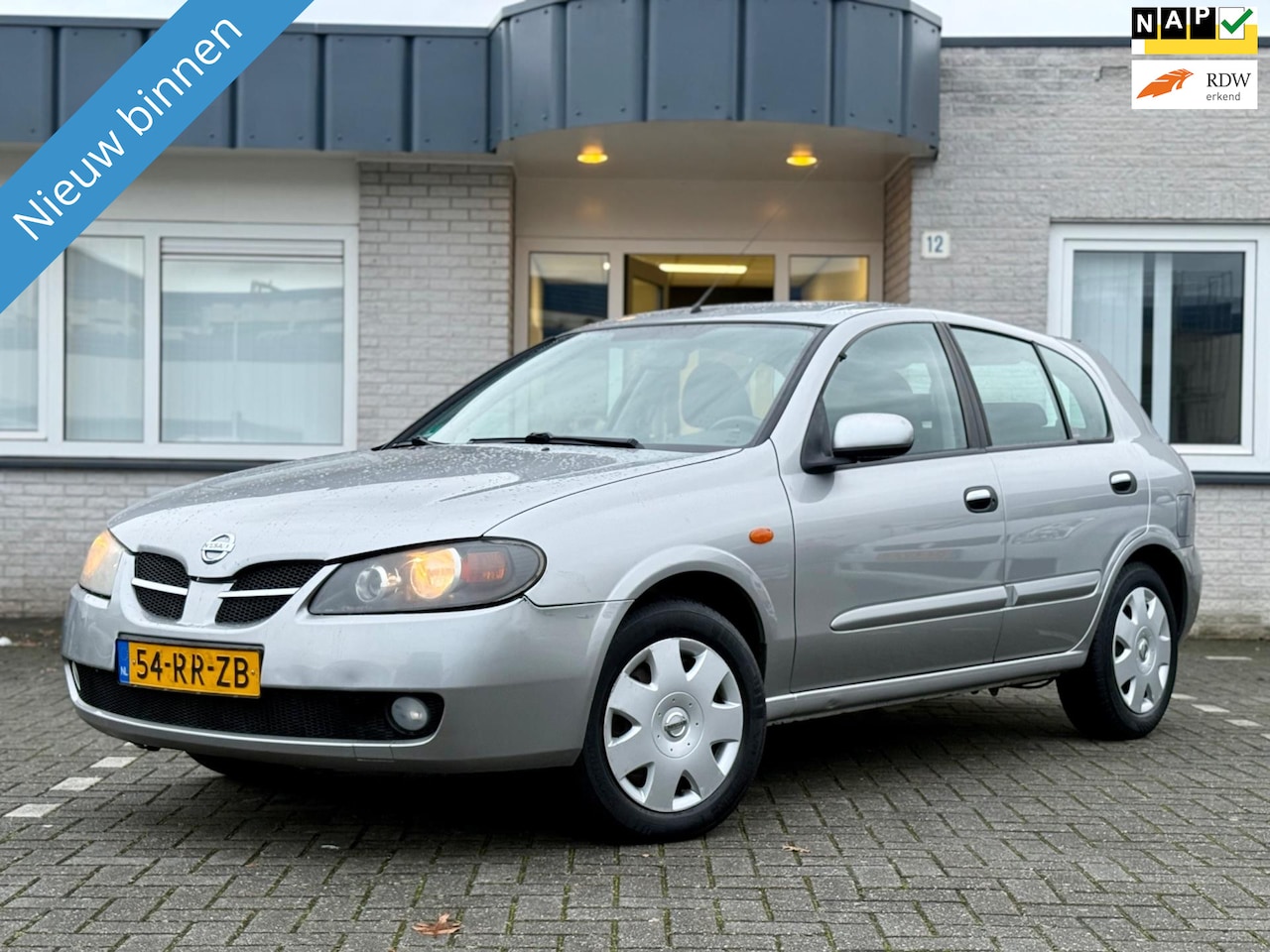 Nissan Almera - 1.8 Acenta Automaat|Airco|Trekhaak! - AutoWereld.nl