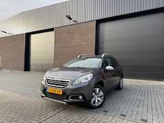Peugeot 2008 - 1.2 80 PK Allure | 12MND GARANTIE | LAGE KM STAND | CRUISE | LMV | NW DISTR RIEM |