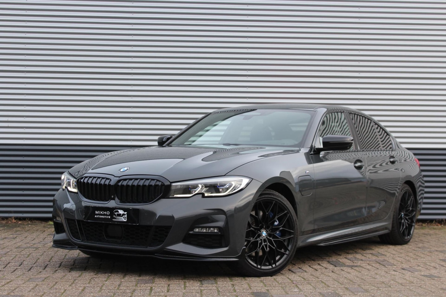 BMW 3-serie - 330e | M Performance | 360 Camera | Adaptive cruise | Stuurverwarming | Stoelverwarming | - AutoWereld.nl