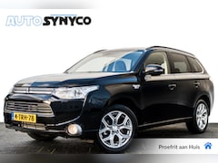 Mitsubishi Outlander - 2.0 PHEV Executive Edition | 4 WD | Trekhaak | Camera | Navi | Clima | Cruise