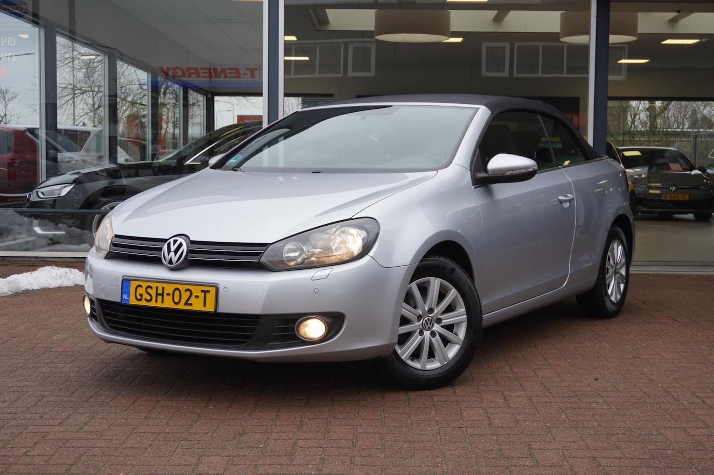Volkswagen Golf Cabriolet - 1.2 TSI BlueMotion | Cabio | Airco | Elek.pakket | LM velgen | 2012 | Inruil mogelijk - AutoWereld.nl