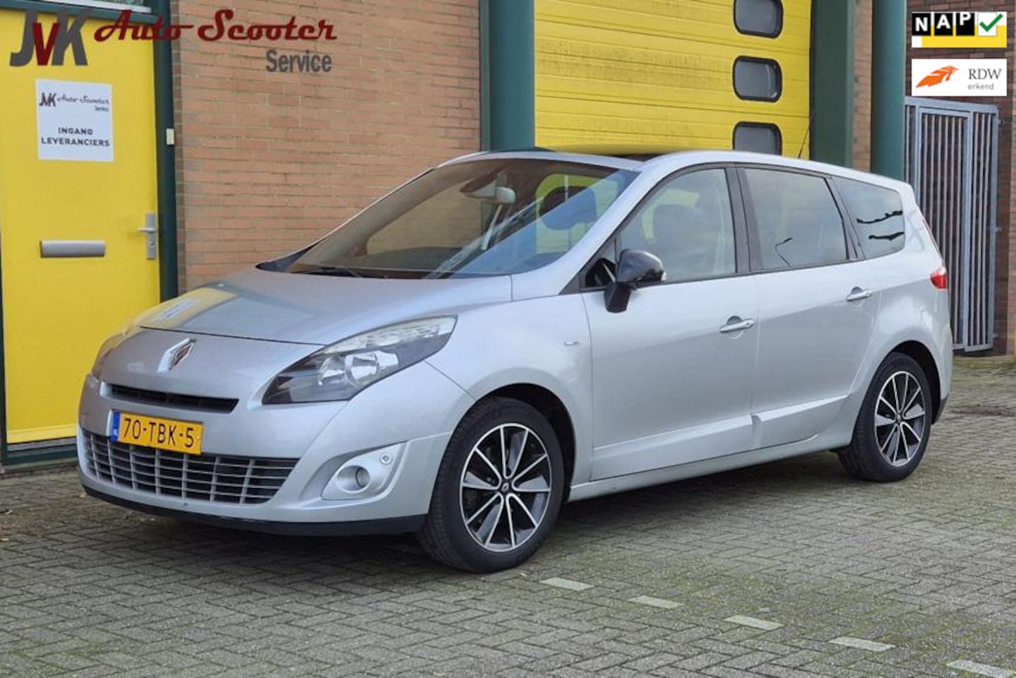 Renault Grand Scénic - 1.4 TCe Bose 7persoons Airco! Cruise Control! Trekhaak! NAP! - AutoWereld.nl