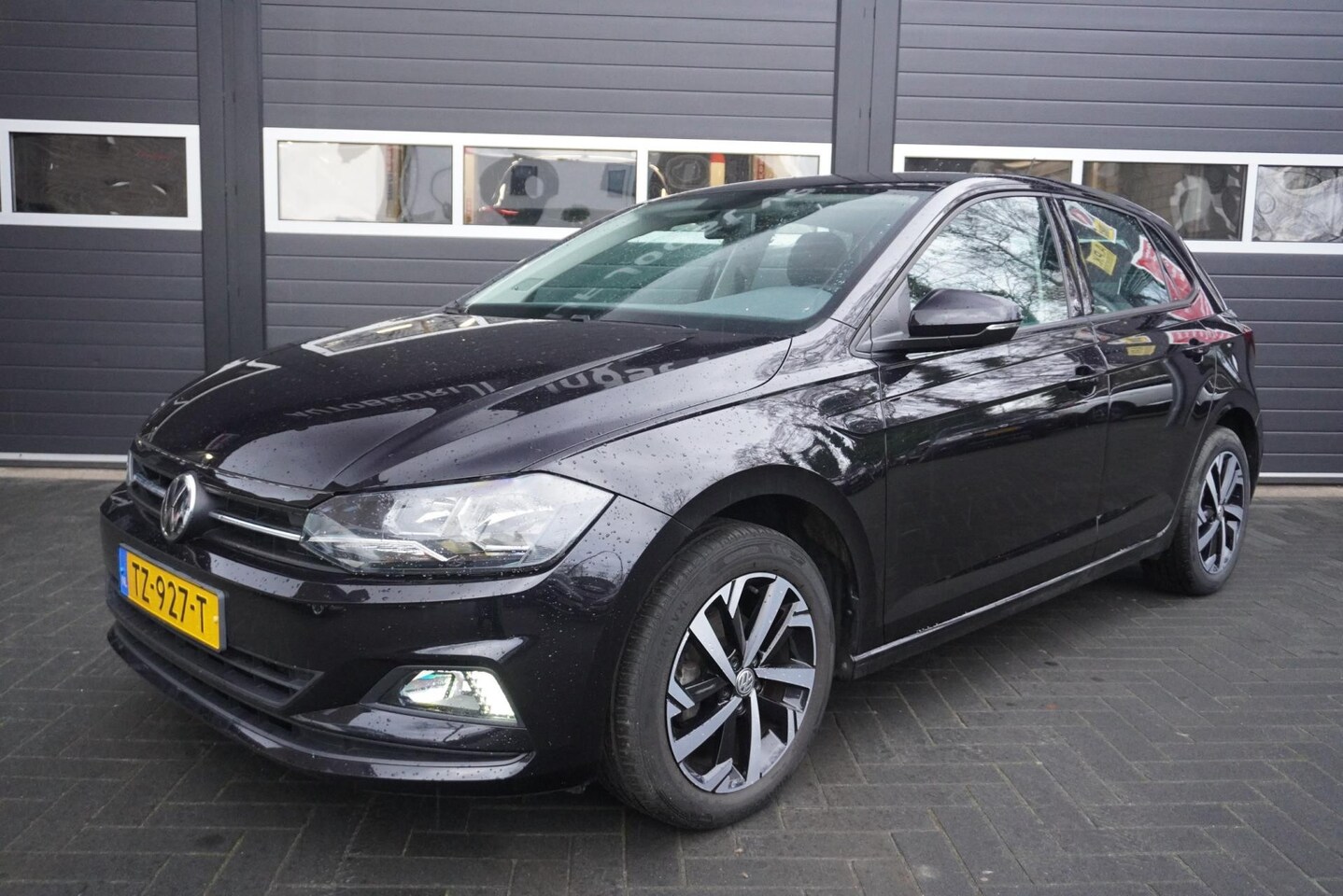 Volkswagen Polo - 1.0 TSI Beats Airco/Navi/Cruise/LM velgen - AutoWereld.nl