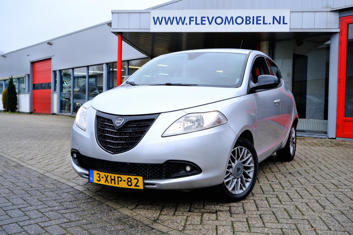 Lancia Y(psilon) - Ypsilon 0.9 TwinAir Elefantino Plus 5-drs Airco|LMV - AutoWereld.nl