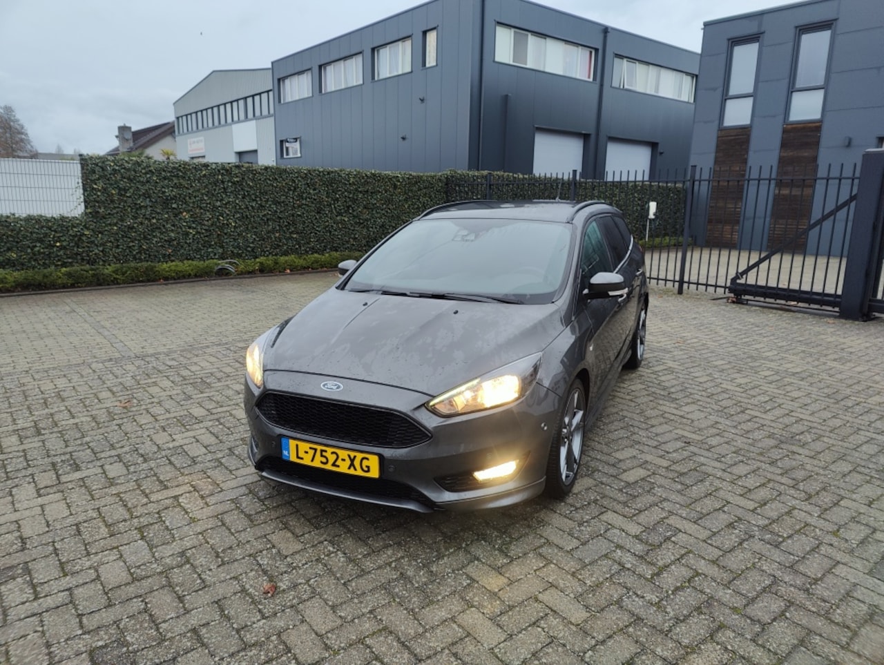 Ford Focus Wagon - 1.5 Titanium ST Bj 2017 Automaat - AutoWereld.nl