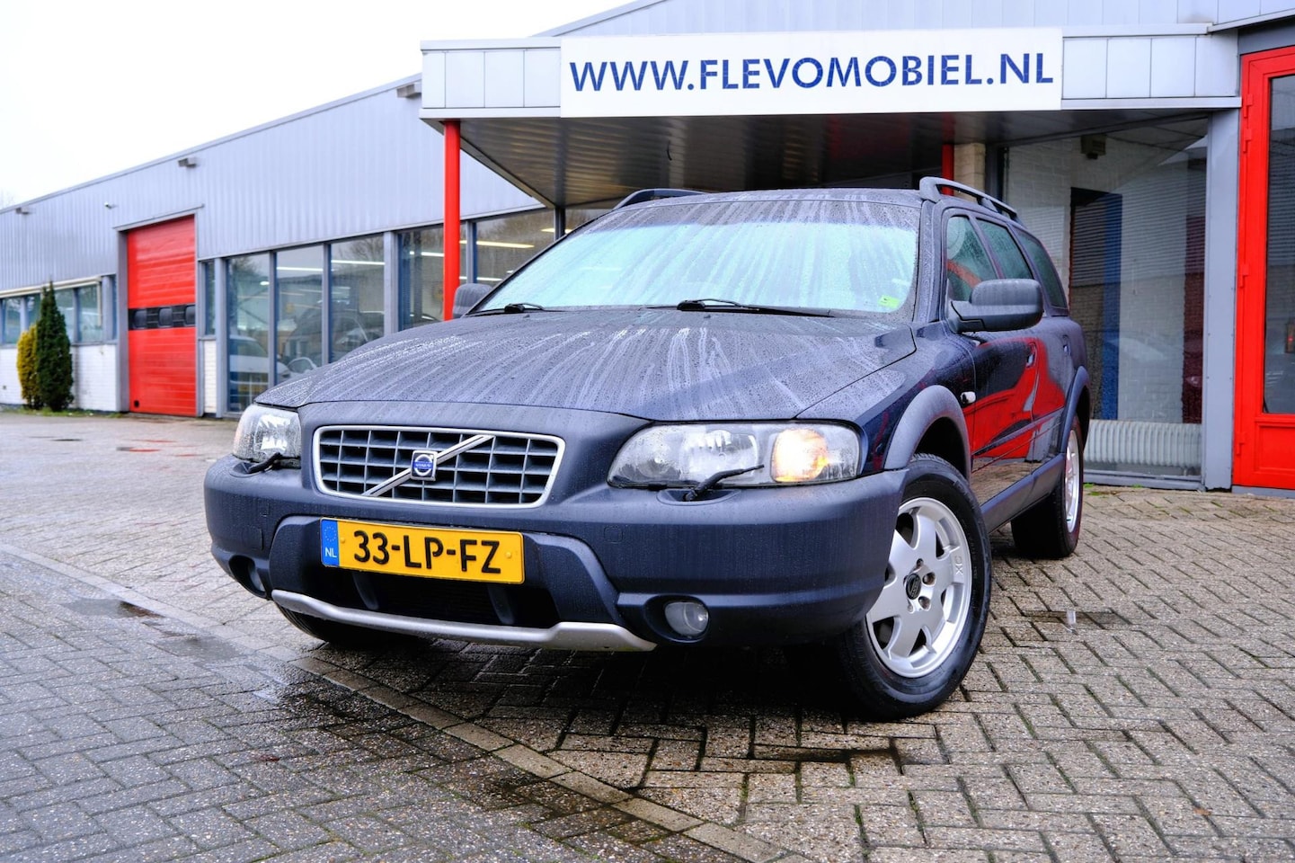 Volvo XC70 - 2.5 T 210pk AWD Geartronic Comfort Line Aut. Xenon|Leder|Navi|Dealer onderhouden|Youngtime - AutoWereld.nl