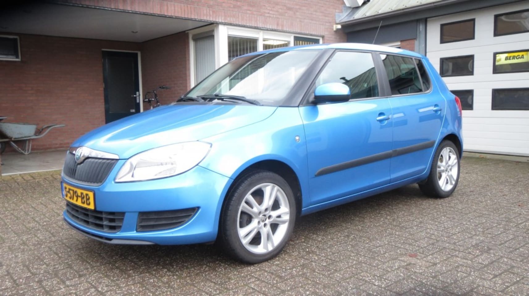 Skoda Fabia - 1.2  12 V COMFORTLINE AIRCO  TREKHAAK LM VELG ALL SEASONS BANDEN - AutoWereld.nl