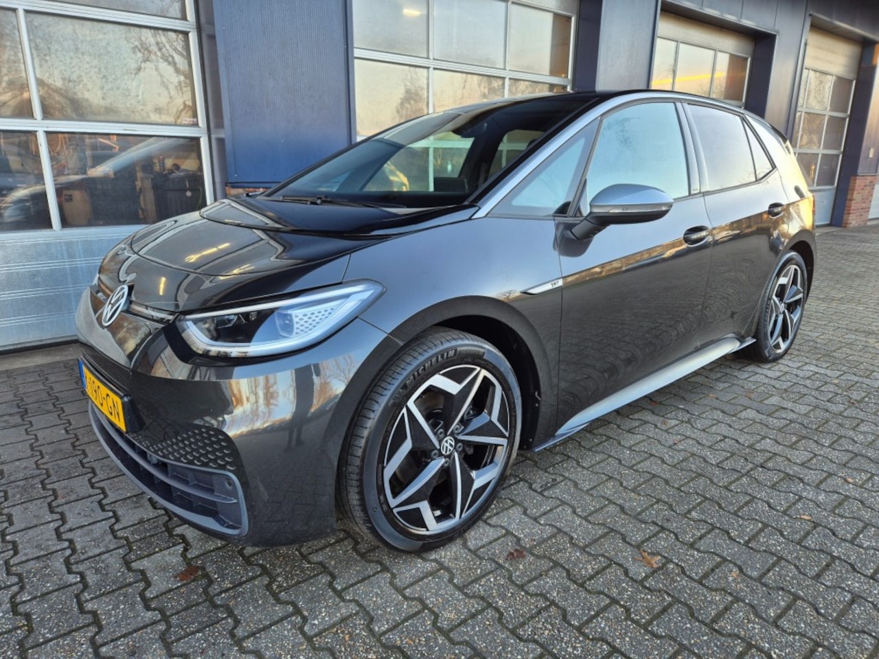 Volkswagen ID.3 - FIRST PLUS 58 KWH, BTW auto, 204pk, Stoelverwarming, Camera, ALL IN PRIJS! - AutoWereld.nl