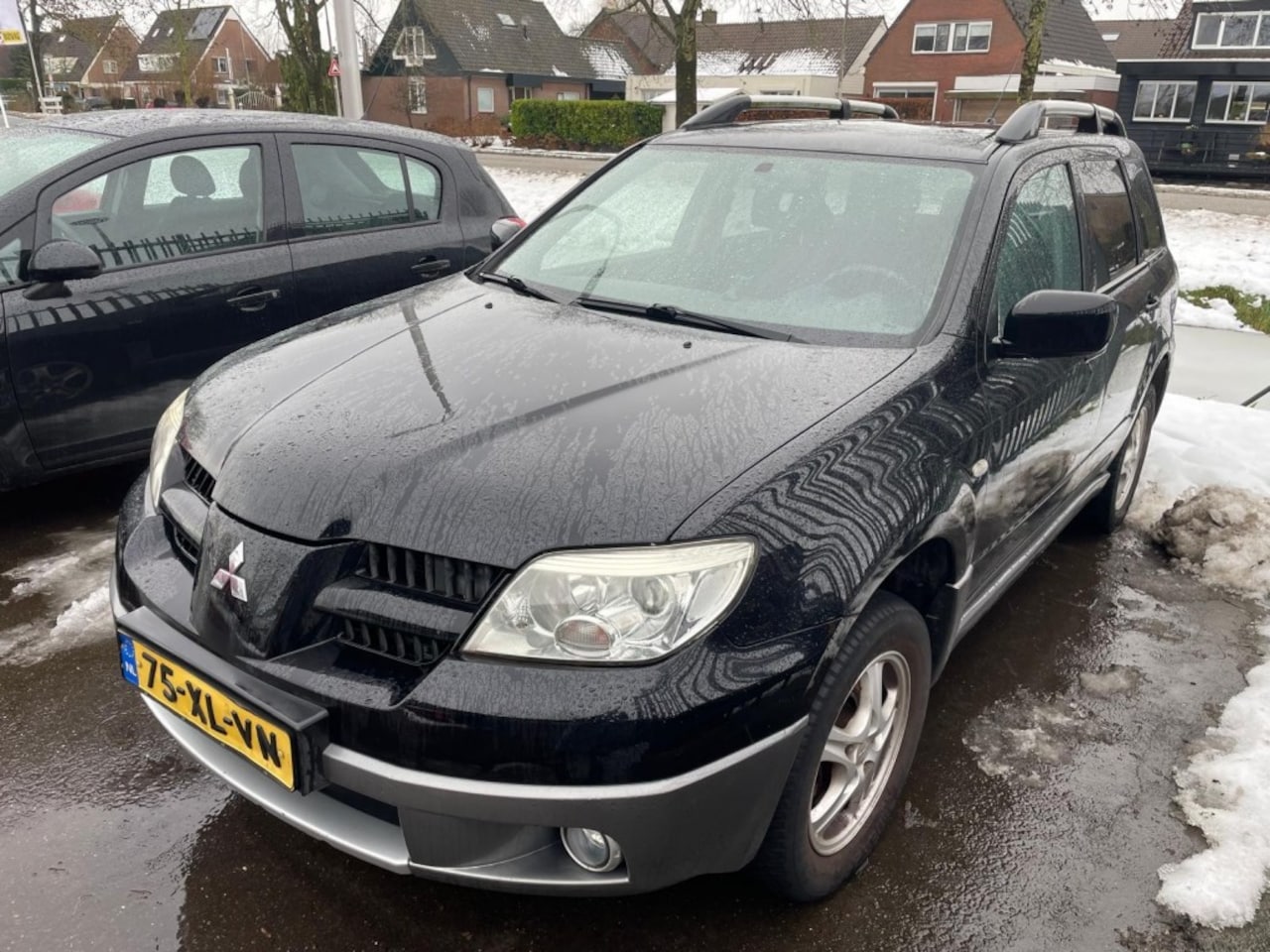 Mitsubishi Outlander - 2.0 INVITE PLUS (Motor Defect!)  Trekhaak - Dakrailing - Spoiler - Airco - AutoWereld.nl