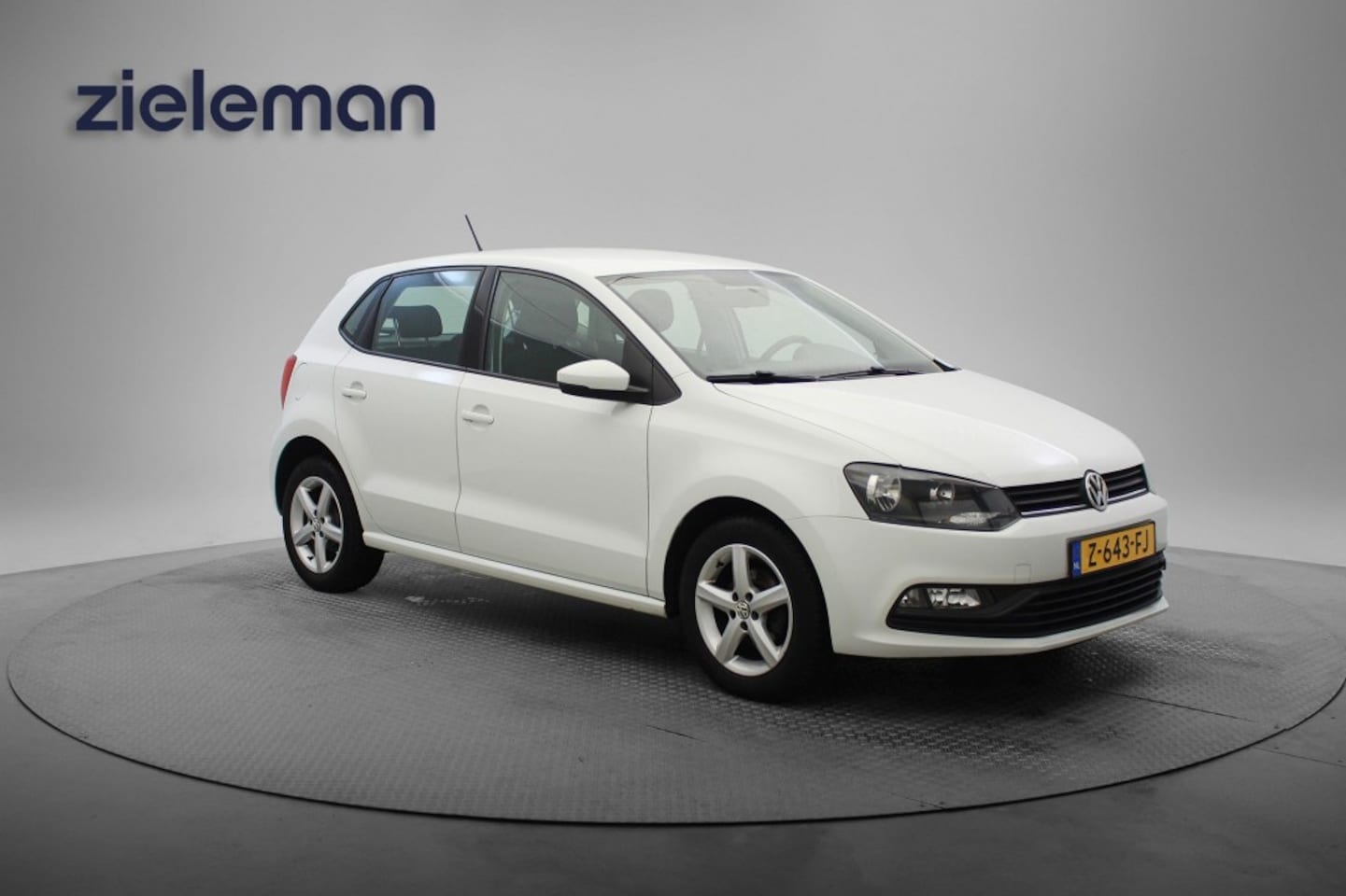 Volkswagen Polo - 1.0 12v Comfortline 5 Deurs - Airco, Lichtmetalen Velgen - AutoWereld.nl