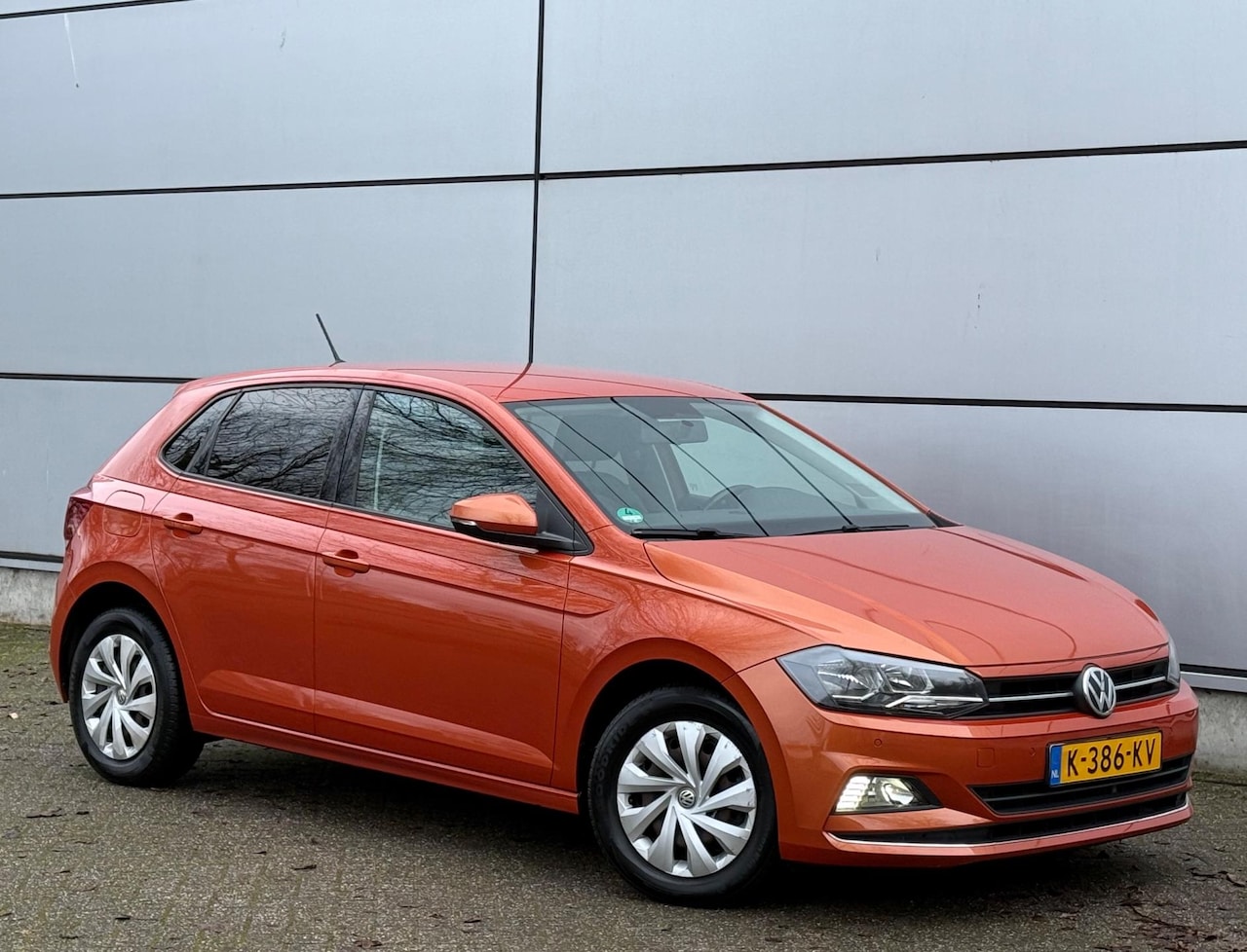 Volkswagen Polo - 1.6 TDI Comfortline Business Stoelverw |Led |Sfeer |Cruise |Park Sensor |Nap |Boekjes - AutoWereld.nl