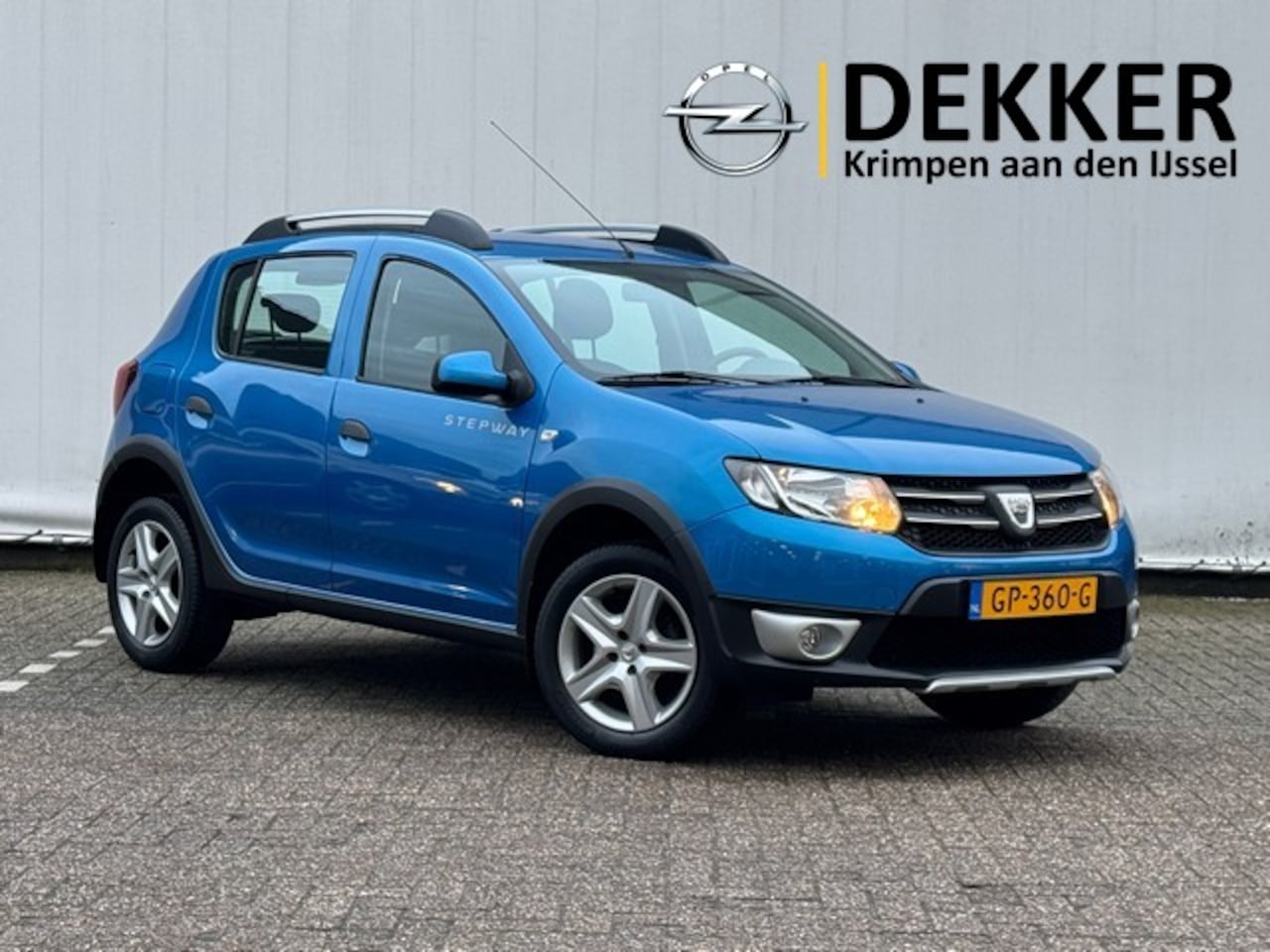 Dacia Sandero Stepway - 0.9 TCe Lauréate met Navigatie, Trekhaak, All Season Banden, PDC - AutoWereld.nl
