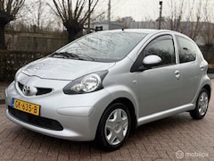Toyota Aygo - 1.0-12V + Nieuwe APK Automaat