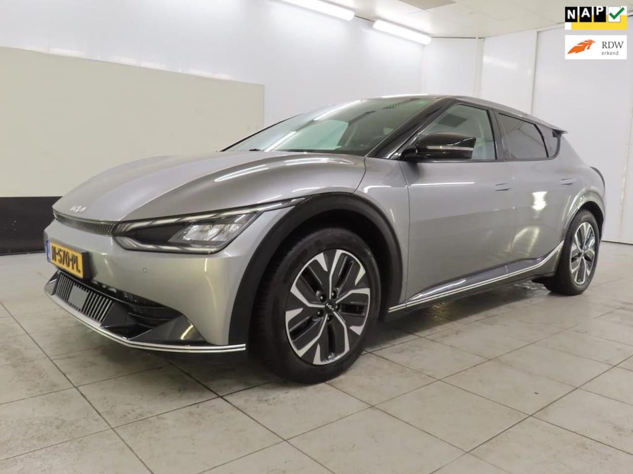 Kia EV6 - Plus 77.4 kWh | SOH 100% | Trekhaak | Cruise Control | Leder | Camera | Stoelverkoeling | - AutoWereld.nl