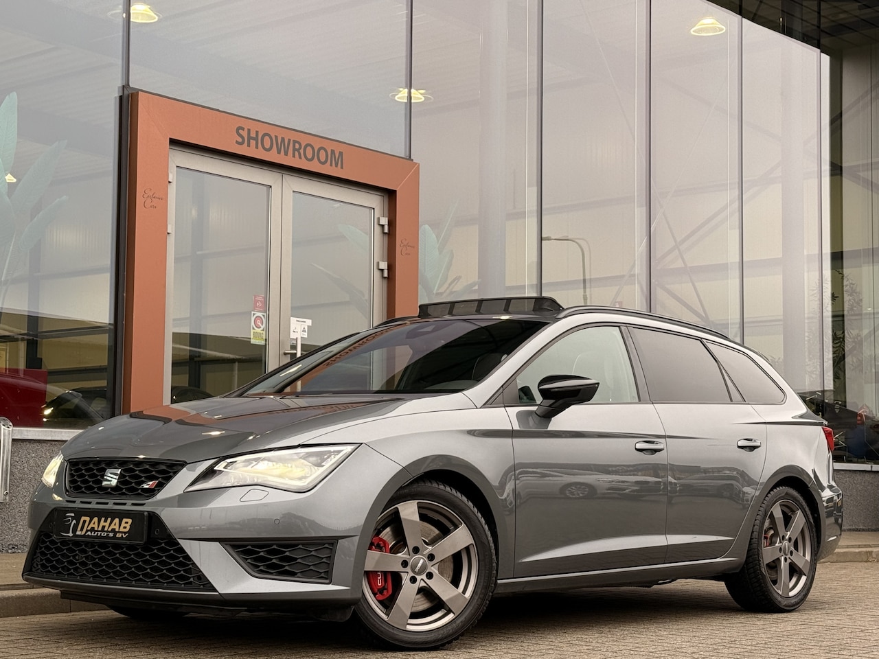 SEAT Leon ST - 2.0 TSI Cupra 290 | Pano | Stoelverwarming | Achteruitrijcamera | Cruise | - AutoWereld.nl