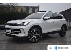 Volkswagen Tiguan - 1.5 eHybrid 204PK Elegance | PANORAMADAK | TREKHAAK | CAMERA | STOELVERW. | PREMIUM AUDIO
