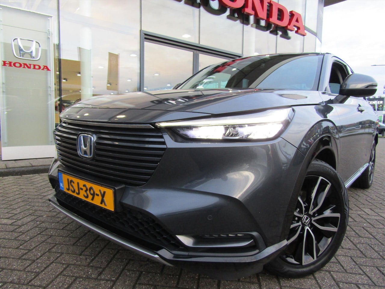 Honda HR-V - 1.5 i-MMD 131pk CVT Advance, trekhaak,allweather banden - AutoWereld.nl