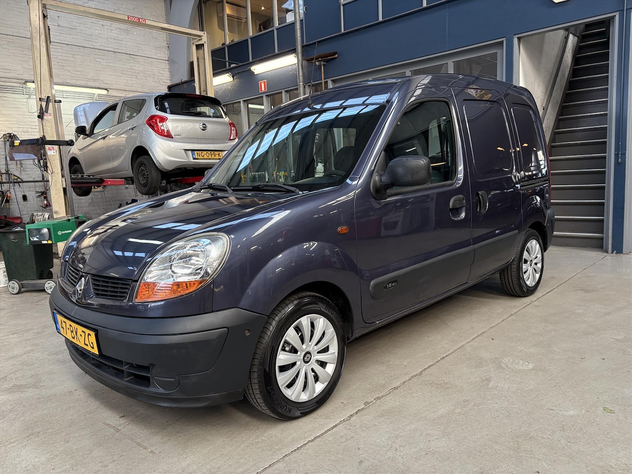 Renault Kangoo - 1.6 16V EXPR 2005 *Benzine* | 2x schuifdeur | Trekhaak | NAP | Rijklaar prijs! - AutoWereld.nl