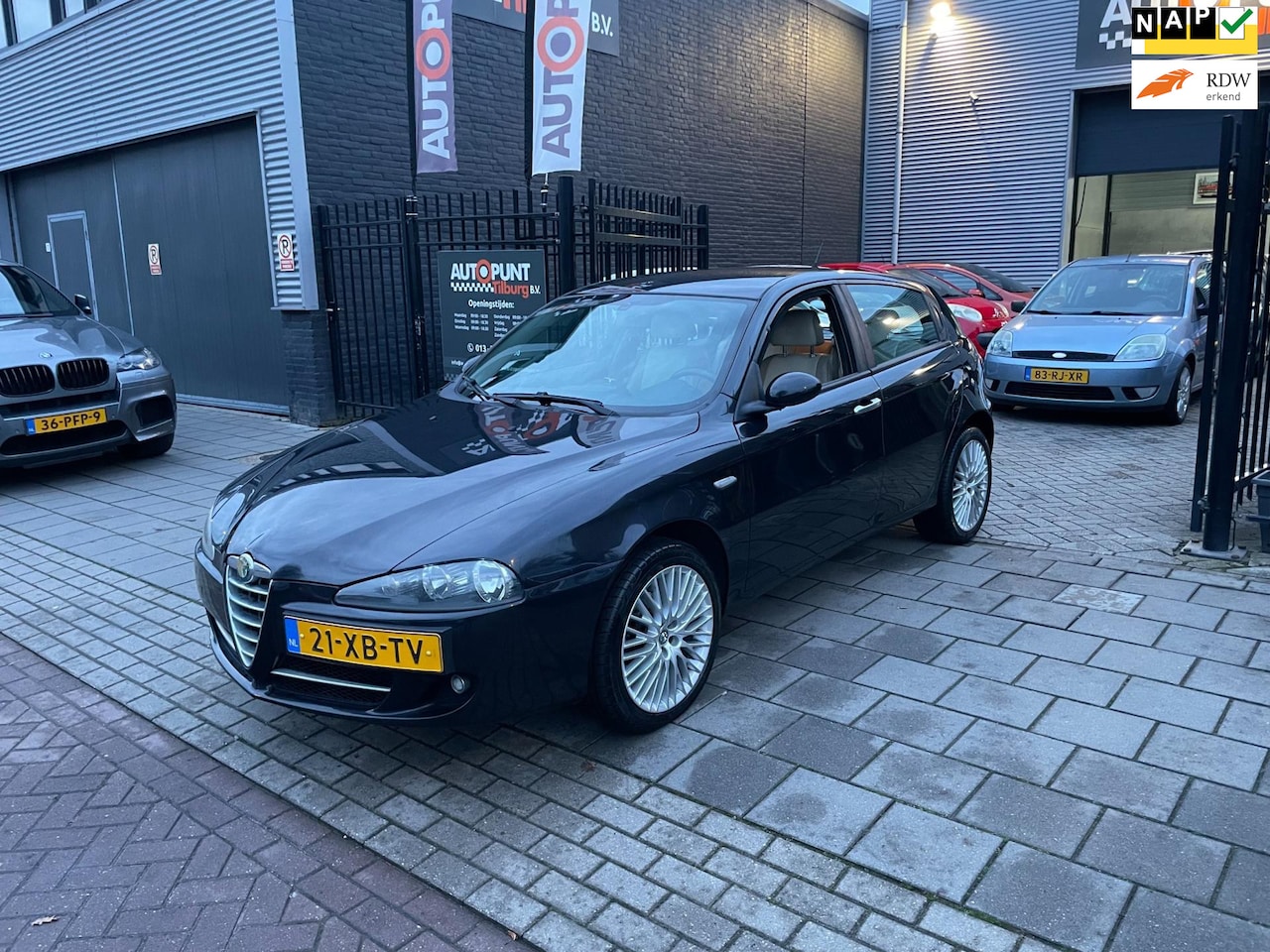Alfa Romeo 147 - 1.6 T.Spark Collezione II 1e Eigenaar! Airco NAP APK - AutoWereld.nl