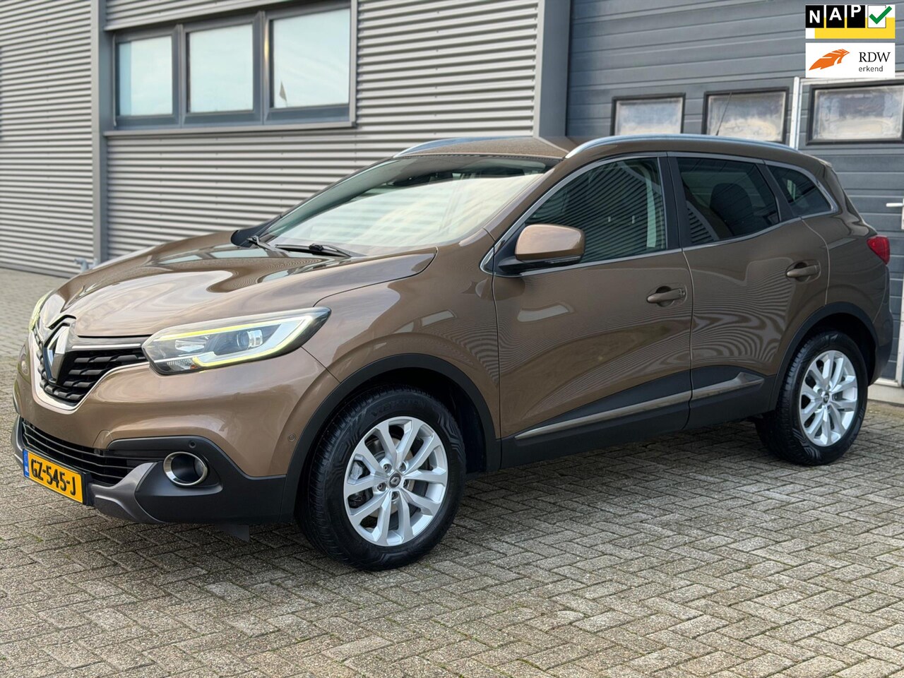 Renault Kadjar - 1.2 TCe Intens NAVI - LM VELGEN - TREKHAAK - PDC - NETTE STAAT! - AutoWereld.nl